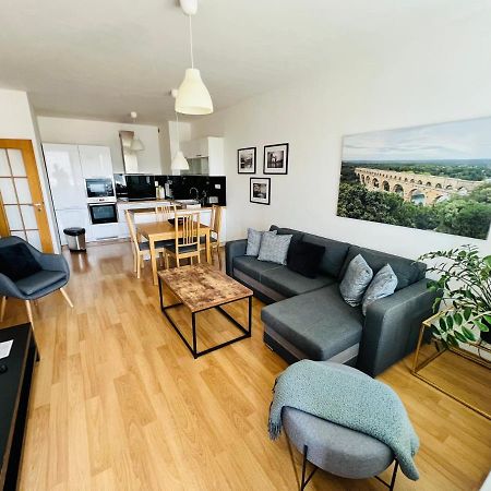 Bl City View Apartment, 24Hr Self Check-In, Free Private Parking, Panoramic View From Balcony, 5-Minute Walk To City Centre Banská Bystrica Dış mekan fotoğraf