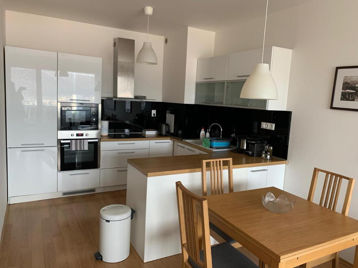 Bl City View Apartment, 24Hr Self Check-In, Free Private Parking, Panoramic View From Balcony, 5-Minute Walk To City Centre Banská Bystrica Dış mekan fotoğraf